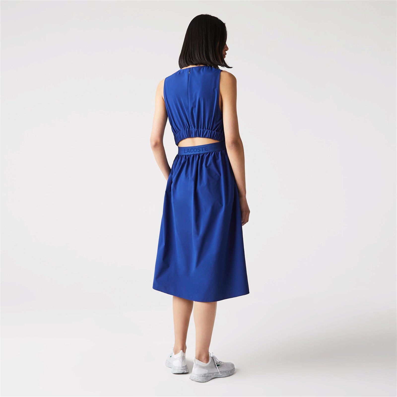 Lacoste Dámské šaty bez rukávů s otevřenými zády s elastickým pasem